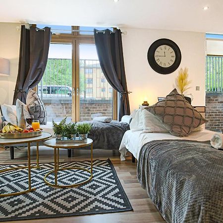 Campbell Park Apartment - City Centre - Free Parking, Balcony, Super-Fast Wifi And Smart Tv With Netflix By Yoko Property Milton Keynes Bagian luar foto
