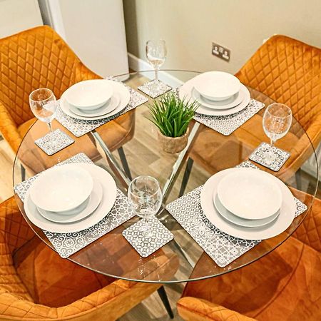 Campbell Park Apartment - City Centre - Free Parking, Balcony, Super-Fast Wifi And Smart Tv With Netflix By Yoko Property Milton Keynes Bagian luar foto