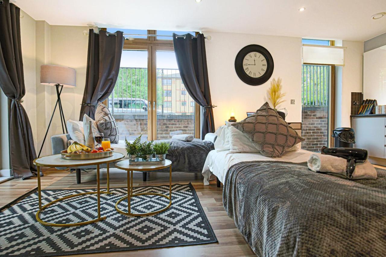 Campbell Park Apartment - City Centre - Free Parking, Balcony, Super-Fast Wifi And Smart Tv With Netflix By Yoko Property Milton Keynes Bagian luar foto