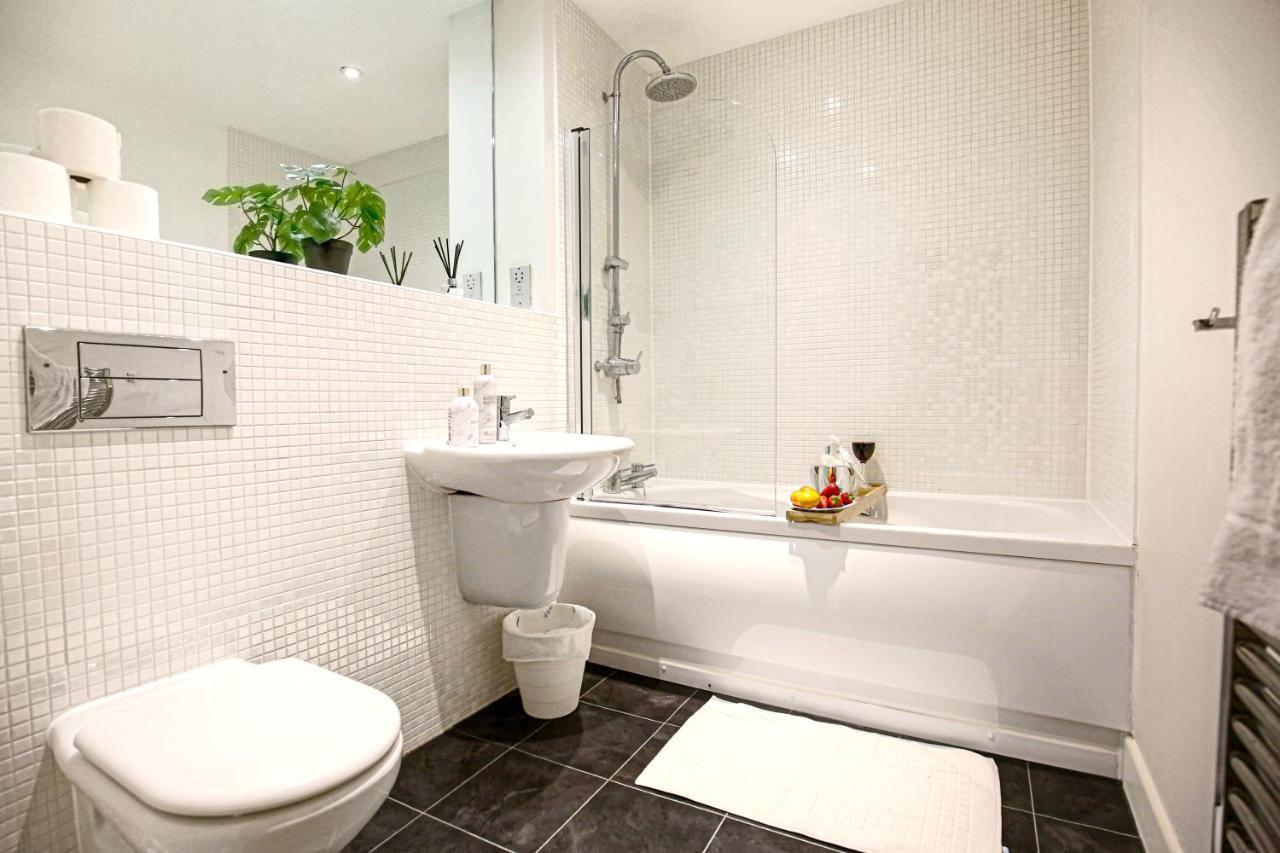 Campbell Park Apartment - City Centre - Free Parking, Balcony, Super-Fast Wifi And Smart Tv With Netflix By Yoko Property Milton Keynes Bagian luar foto